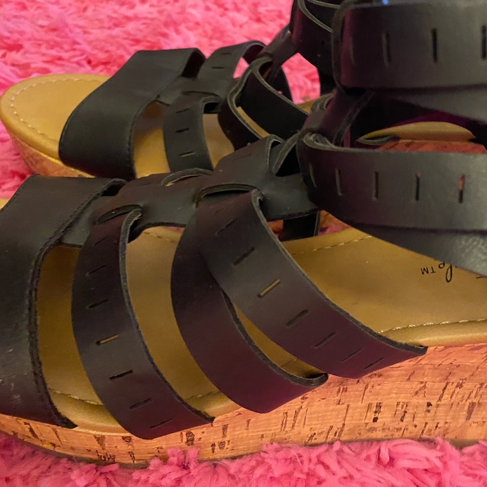 American eagle black wedges never worn